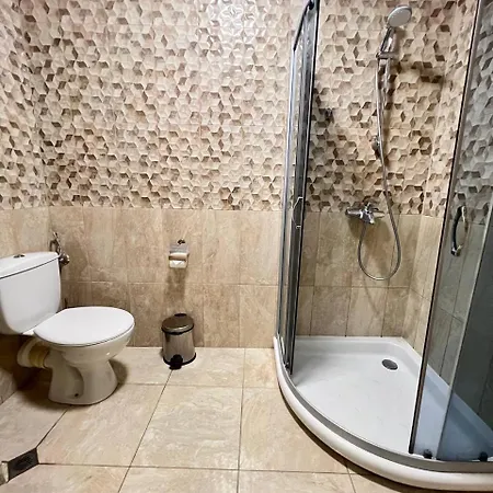 Хотел семеен галери 3*