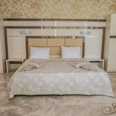 Family Gallery Hotel 3*